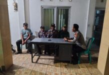 PATROLI SAMBANG INGATKAN MASYARAKAT TETAP JAGA KAMTIBMAS