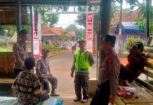BHABINKAMTIBMAS LAKUKAN SAMBANG DAN BERIKAN EDUKASI TERKAIT KAMTIBMAS KEPADA LINMAS