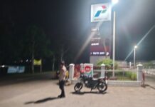 Bhabinkamtibmas Polsek Ciawigebang Tingkatkan Patroli KRYD Malam Hari, SPBU Ciawigebang Jadi Sasaran Pengamanan