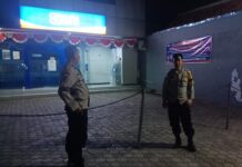 Patroli KRYD Malam Hari, Bhabinkamtibmas Polsek Ciawigebang Sambangi Bank BRI Unit Ciawigebang 2 Antisipasi Gangguan Kamtibmas