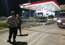 Patroli KRYD Malam, Bhabinkamtibmas Polsek Ciawigebang Sambangi SPBU Cipicung Antisipasi C3