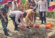 Kapolsek Ciwaru Hadiri Peletakan Batu Pertama Program Groundbreaking TNI di Kuningan