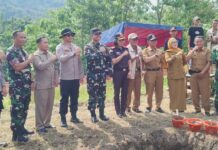 Forkopimda Kuningan dan Forkopimcam Ciwaru Bersinergi Resmikan Jembatan Gantung Program Presiden