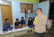 Polsek Ciwaru Gelar Patroli Malam, Aipda Ahmad Ramdan Berikan Himbauan Kamtibmas kepada Pemuda