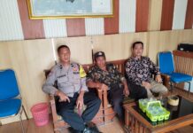 Bhabinkamtibmas Mekarjaya Sambangi Perangkat Desa, Perkuat Sinergitas Kamtibmas