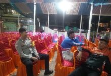 Cipta Kondisi Aman, Bhabinkamtibmas Polsek Ciawigebang Sambangi Warga Desa Salareuma yang Gelar Kegiatan Halal Bihalal Jamaah Haji saat Patroli KRYD