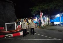 Kawal Lelapnya Istirahat Warga Desa Cirea Ka SPKT 3 Polsek Mandirancan Jaga Pintu Masuk Wilayah di Tugu Macan