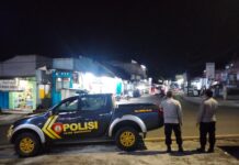 Menjaga Harmoni Wilayah, Bhabinkamtibmas Polsek Mandirancan Padukan Patroli Keamanan dan Pemantauan Jalur Utama
