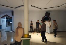 Ipda Lukman Hakim Pimpin Patroli KRYD Malam Hari dengan Strong Point dan Sambang Warga, Antisipasi Tawuran, Geng Motor hingga Kejahatan C-3 di Wilayah Hukum Pancalang