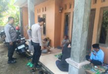 Patroli Polsek Pancalang Intensifkan KRYD dan Patroli Dialogis di Desa Sumbakeling, Sampaikan Himbauan Kamtibmas untuk Antisipasi C-3 dan Jaga Kondusifitas Wilayah