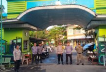 Bhabinkamtibmas Polsek Pancalang Monitoring Kedatangan Santri Pasca Libur Idul Fitri di Ponpes Husnul Khotimah 2, Sampaikan Pesan Kamtibmas demi Terciptanya Situasi Aman