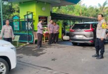 Bhabinkamtibmas Polsek Pancalang Monitoring Kedatangan Santri Pasca Libur Idul Fitri di Ponpes Husnul Khotimah 2, Sampaikan Pesan Kamtibmas demi Terciptanya Situasi Kondusif