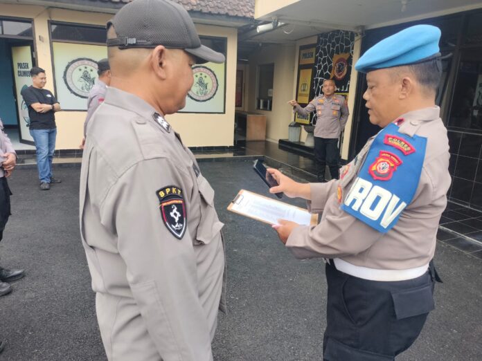 a4841834-934d-43a0-baeb-663e3c8dbd91