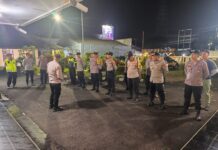 Personel Gabungan Zona I Siaga Jaga Keamanan Wilayah pada Malam Hari