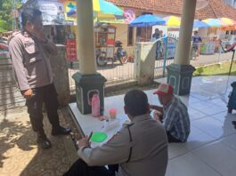 Personel Polsek Ciwaru Laksanakan Sambang dan Dialog Kamtibmas Bersama Warga