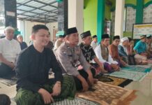Aiptu Eko Purnomo Sholat Jum’at Berjamaah di Mesjid Nurul Huda Cidahu
