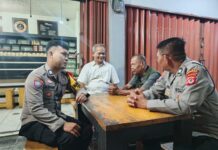 Anggota Bhabinkamtibmas Polsek Ciwaru Laksanakan Sambang dan Dialog Kamtibmas dengan Warga