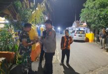 Polsek Ciwaru Tingkatkan Sinergitas Kamtibmas Bersama TNI dan Warga Melalui Patroli Dialogis Malam Hari