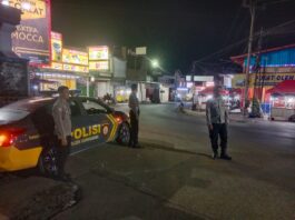 Kanit Lantas Polsek Ciawigebang Pimpin Patroli KRYD Malam Hari Antisipasi C3 dan Gangguan Kamtibmas di Pasar Ciputat