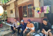 Bhabinkamtibmas Aktif Sambang Warga Desa Sukaraja Jaga Kamtibmas