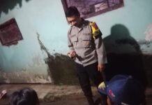 Patroli Malam Hari, Bhabinkamtibmas Polsek Ciawigebang Ajak Warga Desa Sukaraja Jaga Kamtibmas