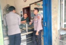 POLSEK LURAGUNG MELAKSANAKAN PATROLI MEMBERIKAN HIMBAUAN AGAR TETAP JAGA KEAMANAN