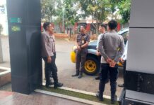 POLSEK LURAGUNG MELAKSANAKAN PATROLI KE RUMAH SAKIT KMC LURAGUNG DAN MEMBERIKAN HIMBAUAN AGAR TETAP JAGA KEAMANAN