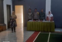 Bhabinkamtibmas dan Babinsa Desa Ciawigebang Dukung Pencegahan Stunting Melalui Kegiatan Rembuk Stunting Tahun 2026 di Desa Ciawigebang