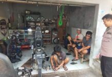 Sambangi warga, Polsek subang gelar patroli cegah gangguan kamtibmas.