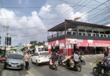 Demi Keamanan dan Ketertiban, Polsek Ciawigebang Kawal Bobotoh Persib ke Lokasi Nobar Indonesia Super League 2025/2026 di Pendapa Paramartha Kuningan