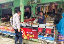 Bhabinkamtibmas Polsek Ciwaru Sambangi Pedagang Pasar, Sampaikan Pesan Kamtibmas