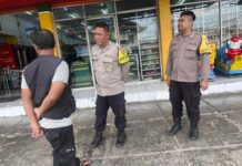 Sinergi Jaga Pusat Belanja, Bhabinkamtibmas Polsek Mandirancan Gandeng Juru Parkir Putus Rantai Pemalakan