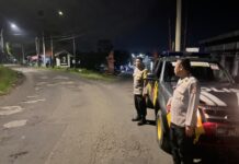 Kamtibmas Kondusif di Garis Batas, Bhabinkamtibmas dan Fungsi Polsek Mandirancan Sukses Gelar Patroli Penyekatan