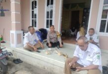 Bhabinkamtibmas Desa Kramatmulya Polsek Kramatmulya Sambangi Perangkat Desa Binaan Guna untuk Deteksi Dini dan Cegah Kejahatan