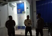 PATROLI MALAM POLSEK LURAGUNG BERIKAN HIMBAUAN KAMTIBMAS KEPADA SECURITY BANK BRI UNIT LURAGUNG II