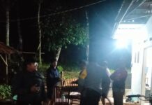 Bhabinkamtibmas Karangkamulyan Sambangi Warga Binaan, Perkuat Harkamtibmas Melalui Patroli Lingkungan Pada Malam Hari