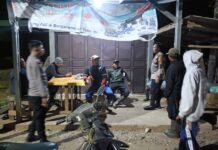 Patroli KRYD Malam, Bhabinkamtibmas Polsek Ciawigebang Sambangi Warga Desa Padarama