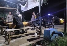 Jaga Kondusivitas Wilayah, Bhabinkamtibmas Polsek Ciawigebang Gelar Patroli KRYD Malam di Desa Padarama