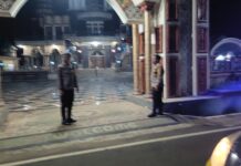 Patroli KRYD Malam, Bhabinkamtibmas Polsek Ciawigebang Antisipasi C3 di Desa Sukaraja