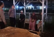 Polsek Cidahu Sambangi Anak Santri dan Santriwati di Desa Cieurih, Berikan Pembinaan Kamtibmas
