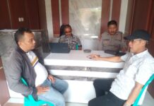 KA SPKT Polsek Ciwaru Bersama Kanit Intelkam Laksanakan Koordinasi dan Silaturahmi Kamtibmas dengan Warga