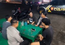 POLSEK LURAGUNG MELAKSANAKAN PATROLI MEMBERIKAN HIMBAUAN AGAR TETAP JAGA KEAMANAN