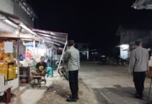 POLSEK SUBANG INTENSIFKAN PATROLI KRYD MALAM, CEGAH GANGGUAN KAMTIBMAS.