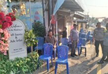 Ciptakan Rasa Aman, Bhabinkamtibmas Kapandayan Laksanakan Pengamanan dan Pengaturan Lalu Lintas di Lokasi Hajatan Warga Binaan