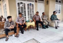 Bhabinkamtibmas Polsek Ciawigebang dan Pol PP Kecamatan Ciawigebang Hadir di Tengah Masyarakat, Pengamanan Hiburan Dangdut di Desa Cihirup Berjalan Kondusif