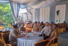 PS. Panit 2 Samapta Polsek Ciawigebang Hadiri Hajatan Warga di Desa Cijagamulya, Pererat Silaturahmi dengan Masyarakat