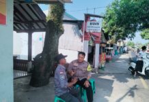 Patroli Lingkungan di Dusun Manis, Bhabinkamtibmas Desa Kapandayan Pererat Sinergi Kamtibmas dengan Linmas