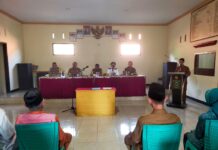 Bhabinkamtibmas Hadiri Pelantikan Kepala Dusun Puhun Desa Suganangan