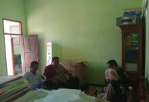 PS. Panit 1 Binmas Polsek Ciawigebang Tingkatkan Koordinasi dengan Pemdes Karamatmulya Demi Keamanan Wilayah