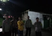 Patroli KRYD Malam Hari Jelang Tahun Baru Islam 1448 H, Bhabinkamtibmas Polsek Ciawigebang Sampaikan Imbauan Kamtibmas kepada Warga Desa Cihaur
